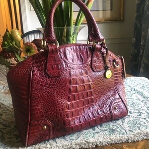 Beautiful Authentic Brahmin Tyler Satchel Purse Cranberry Red